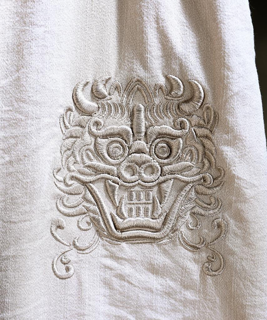 Kileutimuka Embroidered V-Tuck Shorts Beige