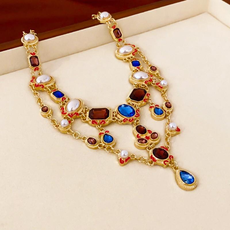 Französisches Gericht Strass-Wassertropfen Schmuckset: Luxuriöses Halsketten- und Ohrring-Set für Damen