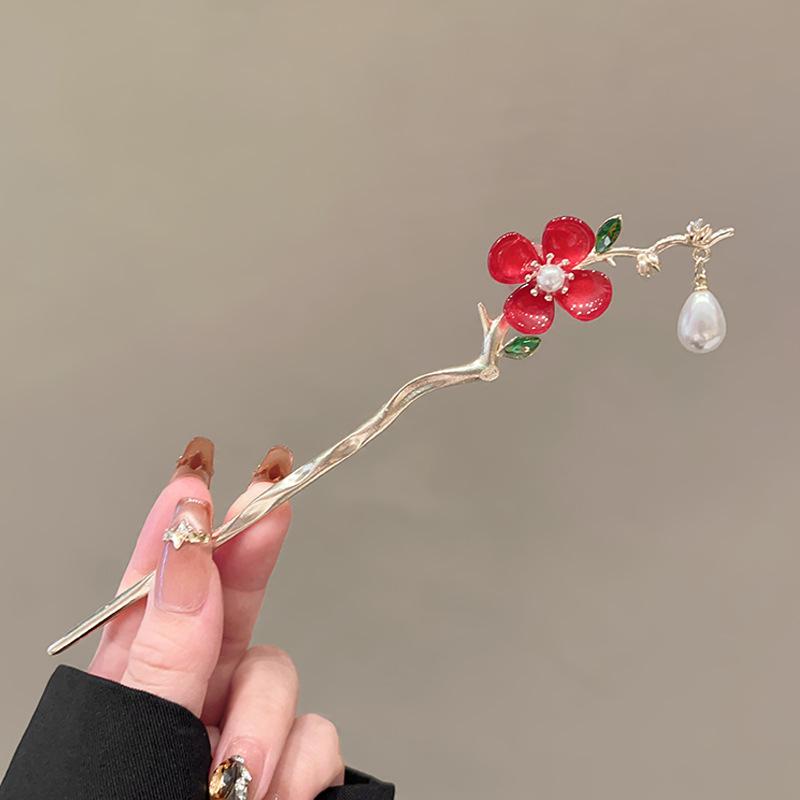 Elegant Red Rose Tassel Hairpin - U-shaped Hair Accessory for Women, Perfect for Updos and Traditional Attire.