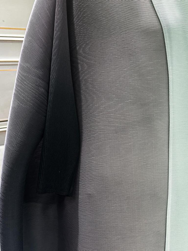 Plus Size Women's Gradient Batwing Sleeve Spring Coat - Miyake Style Fashionable Long Robe