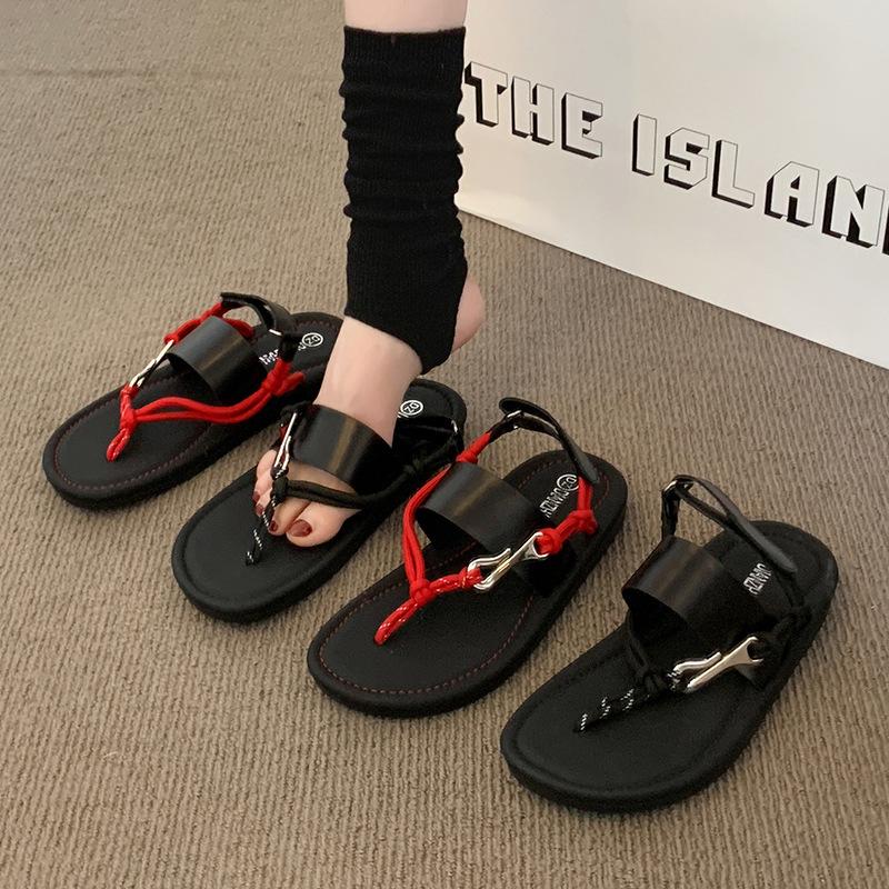 Women's 2025 Summer Temperament Versatile Commuter Shoes Sandals Lazy Flat Toes New French Beach Shoes