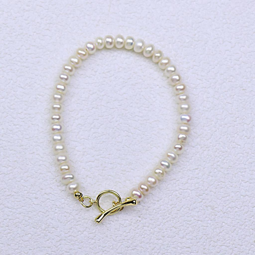 Luxury European-Style Faux Pearl Bracelet with Abacus Beads - Elegant & Versatile Fashion Accessory for Women