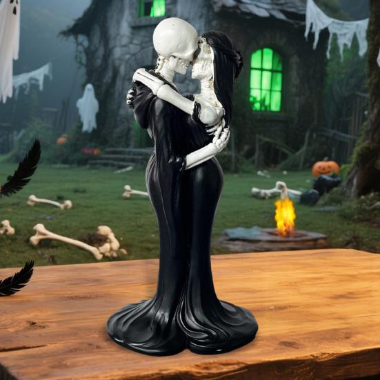 Skeleton Couple Kissing Figurine Romantic Skeleton Lovers Statue Resin Collectible Tabletop Ornament for Gothic Home Office Desk Decor