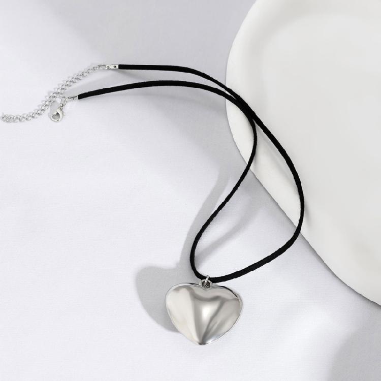 Loves Heart Clavicle Chain Women Girls Velvets Rope Necklace Party Birthday Gift