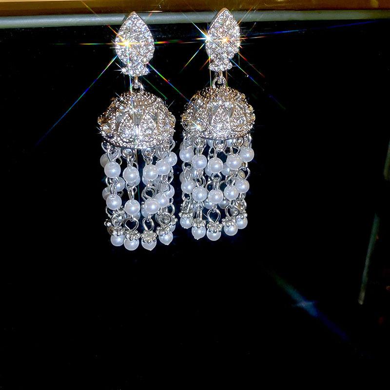 Europäischer und amerikanischer ethnischer Stil, mit Diamanten besetzte Wassertropfen-Quasten-Ohrringe, Steckerohrringe, Damenohrringe, Design-Sinn Nische