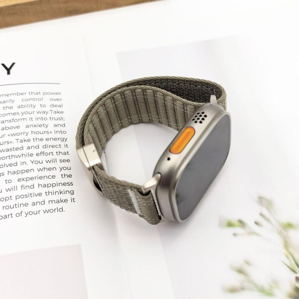 Watch Band For Apple Watch Series 11 10 42mm / 9 8 7 41mm / SE3 SE2 SE 6 5 4 40mm / 3 2 1 38mm Magnetic Clasp Wave Pattern Nylon Wrist Strap