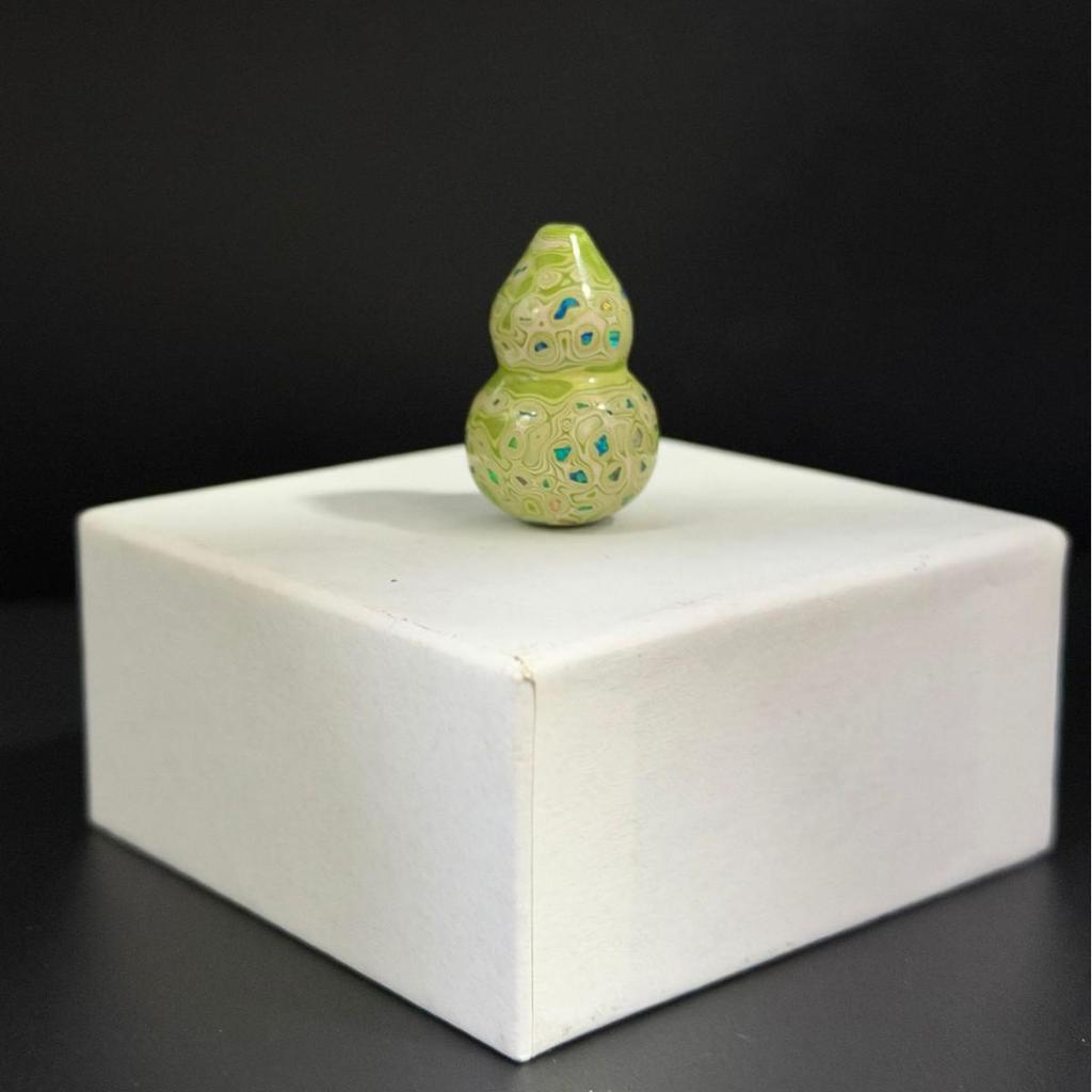 Opal Lacquer Gourd Pendants: Hand-Rubbed, Colored Ornaments & Accessories