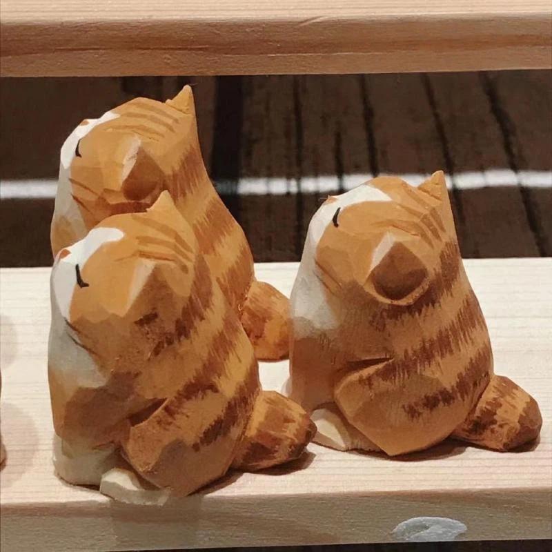 Handmade Mini Wooden Kitten Statue Hand Carved Cute Cat Figurine Polished Smooth Craft for Bedroom Dresser Decor Gift