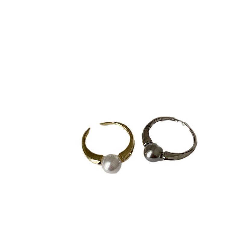 Cold And Smooth Metal Pearl Ring, Female Niche Design, Elegant Temperament, Fashionable And Exquisite, Versatile Ring Ring.