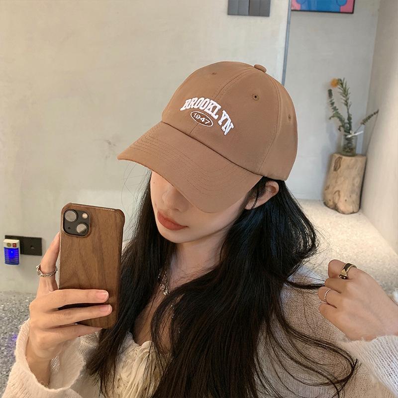 American Retro Baseball Cap Women's Letter Embroidery Face Revealing Small Curved Brim Sun Hat Street Photography Couple Peaked Cap
