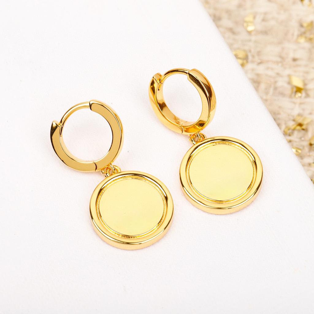 New Hot Brand Vintage Earrings for Women Gift Luxury Jewelry Fashion Designer Eardrop Copper Minority Lady Party Stud Earrings
