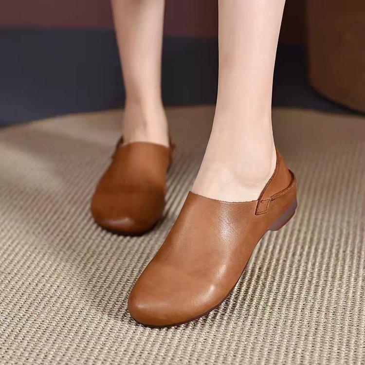 Retro grandma leather shoes women's 2025 autumn new soft-soled casual shoes flat-soled shallow mouth large-size single shoes lazy shoes