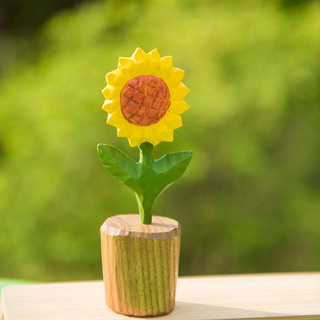 

Wooden Sunflower Decor Figurine With Handcrafted Flower Carving For Gift Giving And Home Decor жёлтый
