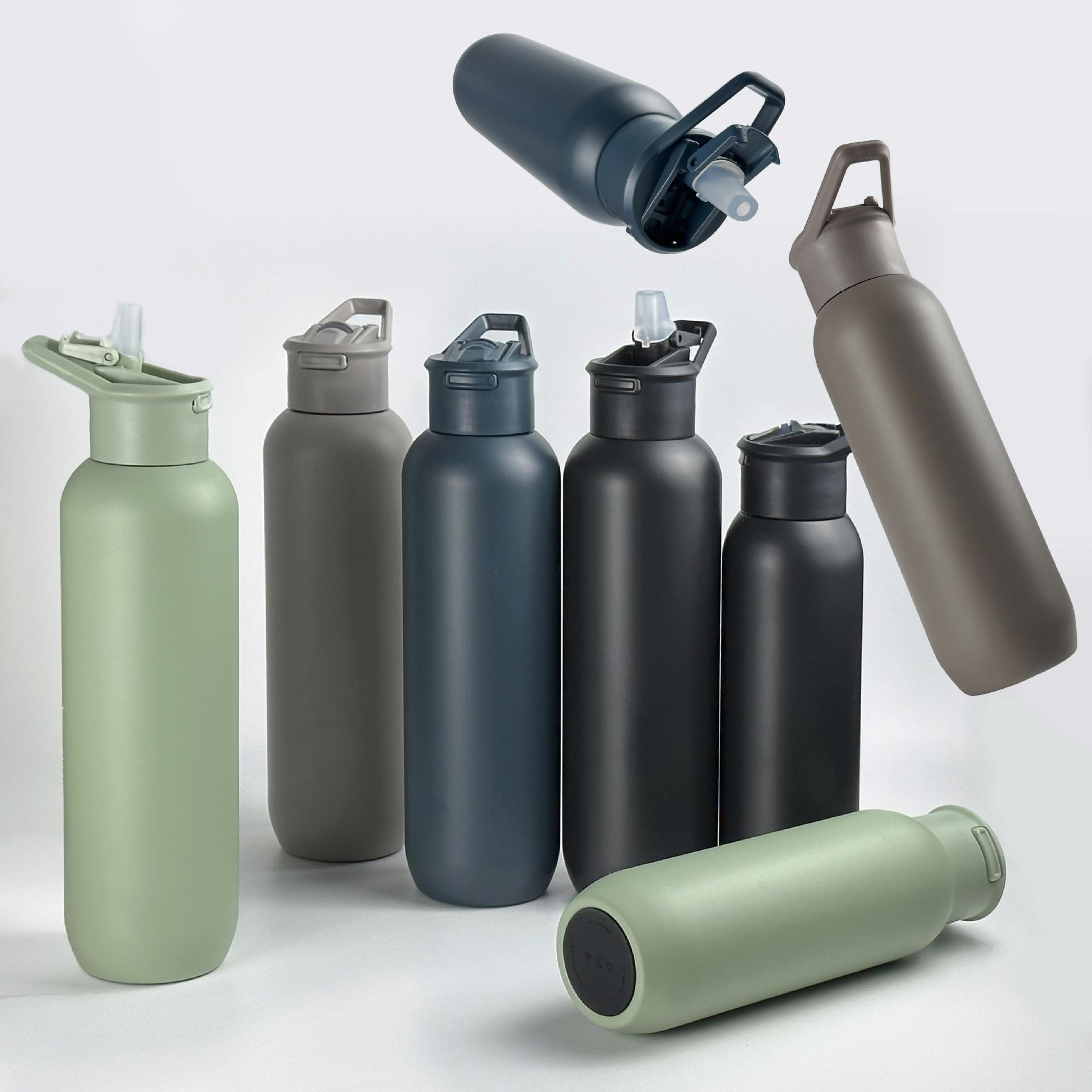 

Portable Stainless Steel Vacuum Insulated Sports Water Bottle with Straw 600ml темно-сірий
