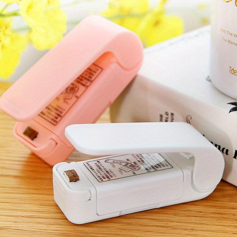 Portable Mini Heat Sealer for Plastic Bags and Snacks, Handheld Sealing Machine for Home Use
