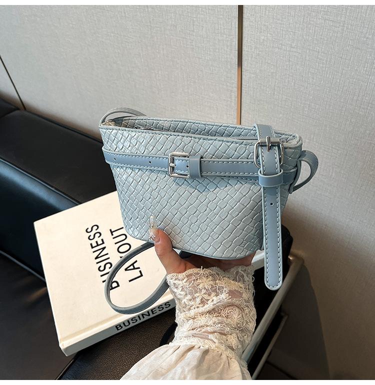 2025 New Fashion Versatile Trend Single Shoulder Small Square Hand Bag Feeling Bag Summer New Exquisite Messenger Bag