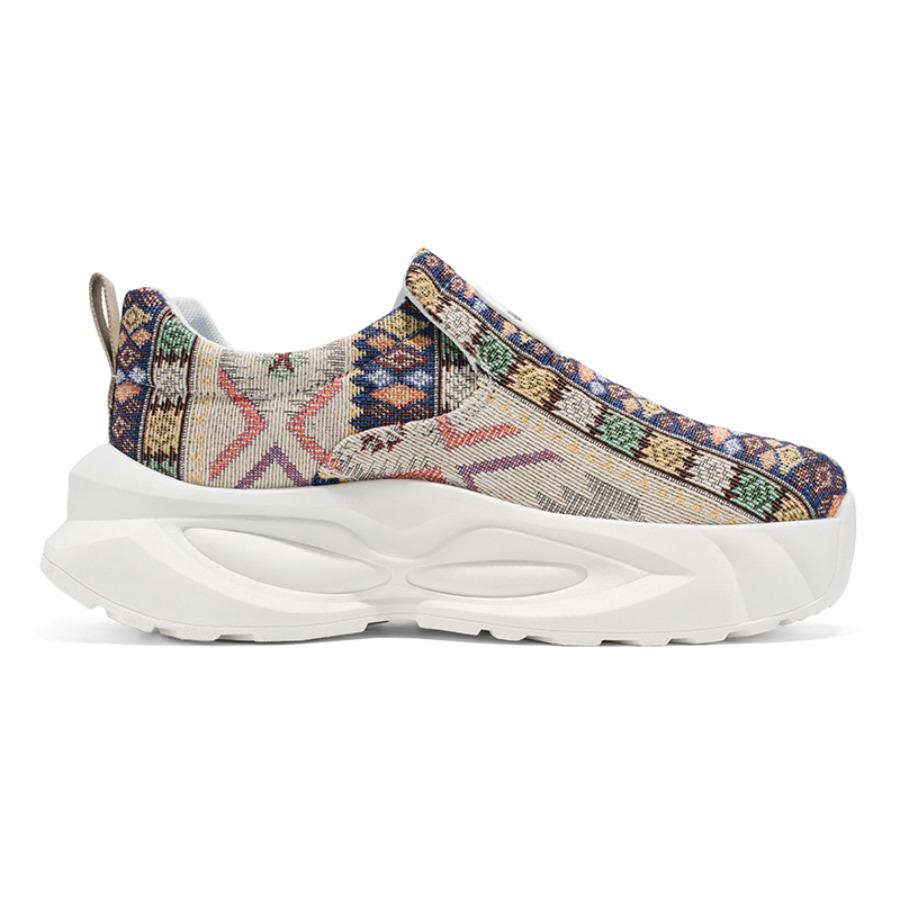 

2025 новые мужские парусиновые спортивные туфли на толстой подошве для отдыха, дышащие, для ходьбы, увеличивающие рост, большого размера, весенне-осенние, нескользящие лоферы 39