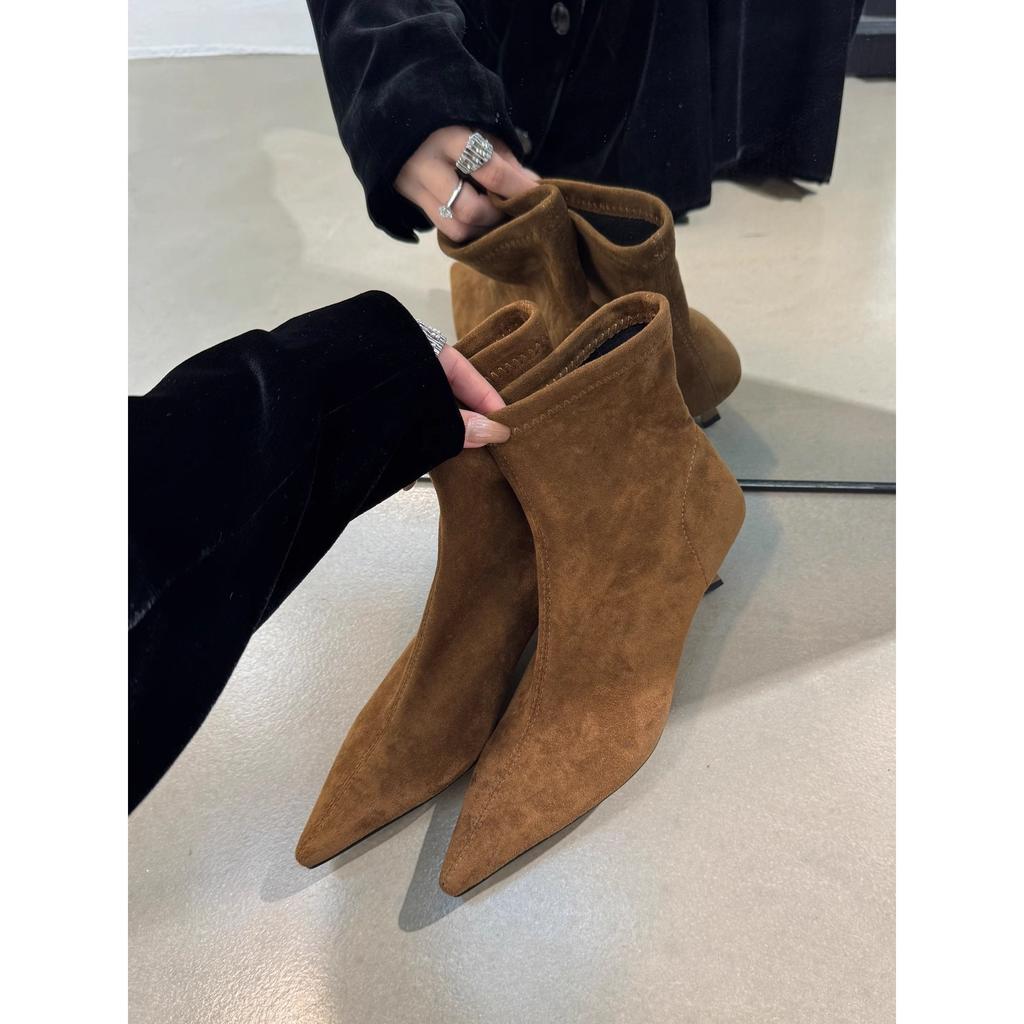 Herbst und Winter 2025 neue Temperament-Stiletto-Bare-Boots mit Schaft, elastische dünne Stiefel, Kitten-Heel und spitz zulaufende Wildleder-Kurzstiefel für Damen