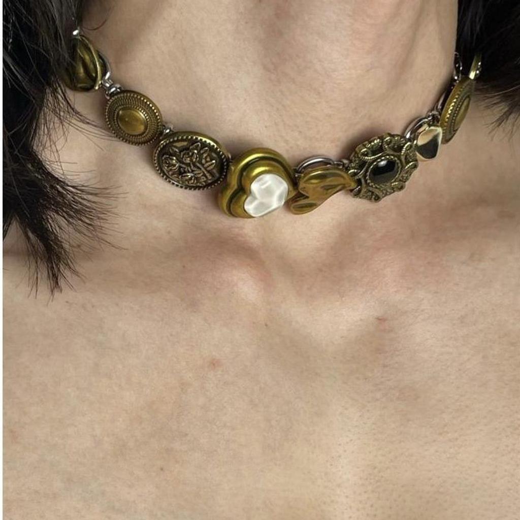 Vintage Brass Clavicle Chain Necklace for Women and Girls Punk Retro Style Brown Stone Pendant Neckchain Accessory