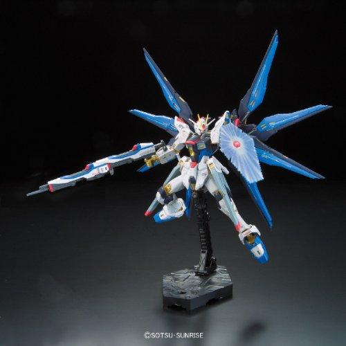 Gundam SEED Destiny Strike Freedom Gundam 1/144 Scale Model Kit