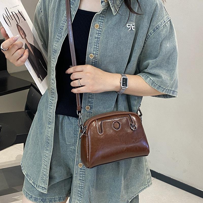 Women's 2025 Light Luxury Leather Shoulder Bag - Oil Wax, Multi-layer, Versatile, Commuter Crossbody Square Design.