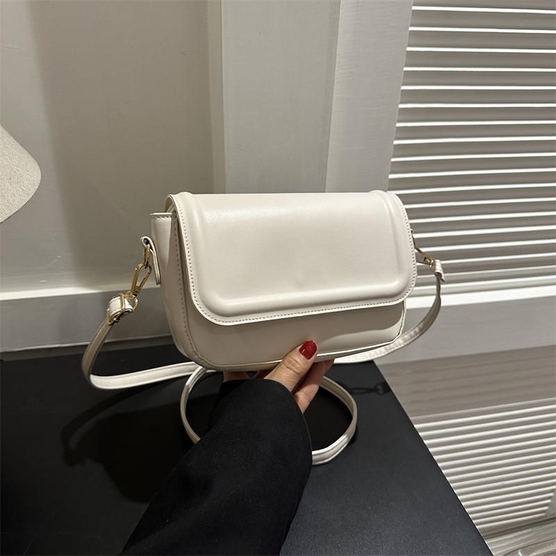 Urban Chic Small Crossbody Bag Trendy 2023 Shoulder Bag Simple Square Purse