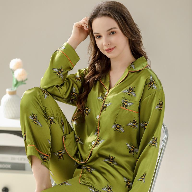 Fashion Ice Silk Pajamas Women'S Long-Sleeved Trousers Light Luxury Retro Bee Printed Loungewear Suit Can Be Worn Outside