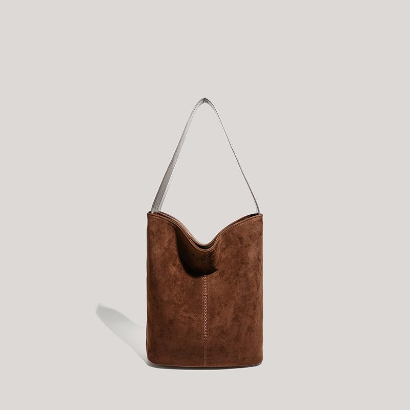 

Frosted bag New large-capacity fashionable commuter shoulder versatile tote armpit bag коричневый