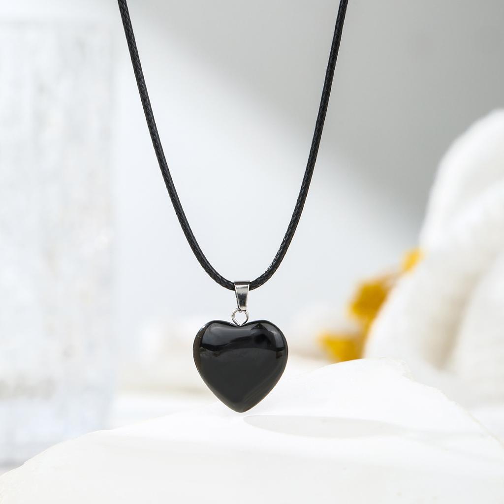 Natural crystal peach heart pendant, Dongling, tiger eye stone, three-dimensional heart-shaped pendant, accessories
