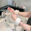 2pcs Face Wash Hand Wrist Strap Reusable Sweat Band Microfiber Towel Band Flexible Absorbent Wrist Strap for Face Wash.