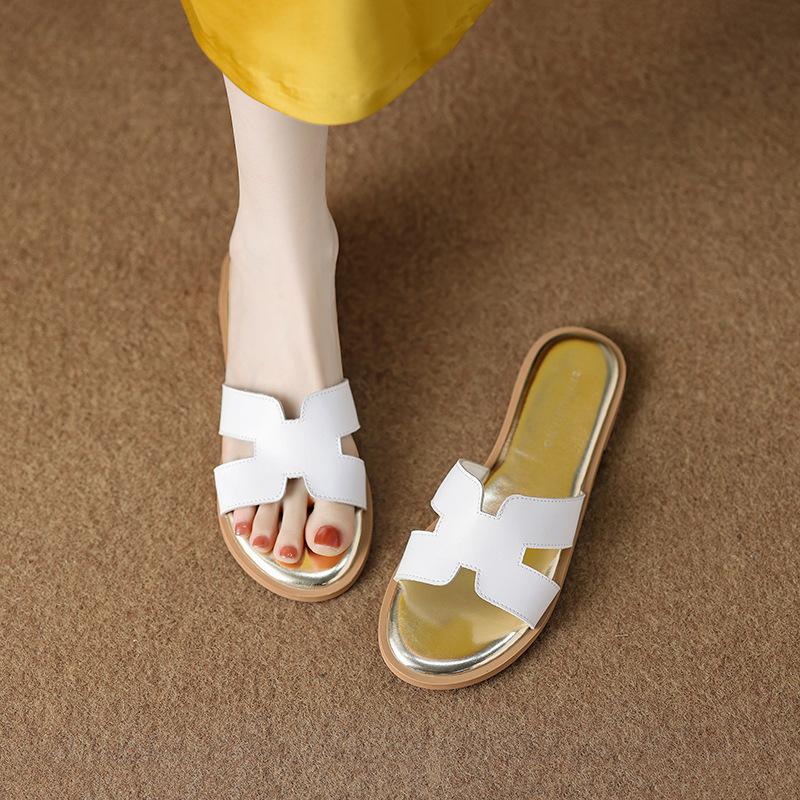 7015-5 Internet celebrity law casual flat-bottomed women's slippers 2025 new summer soft bottom H cool slippers