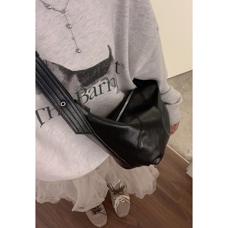 Prosta torba crossbody na jedno ramię o dużej pojemności pierogów pod pachami