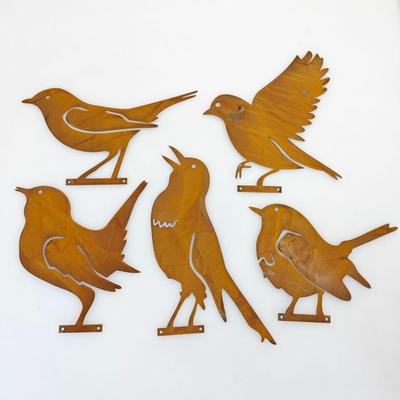 Rusty Metal Bird Silhouette: Distressed Outdoor Garden Ornament