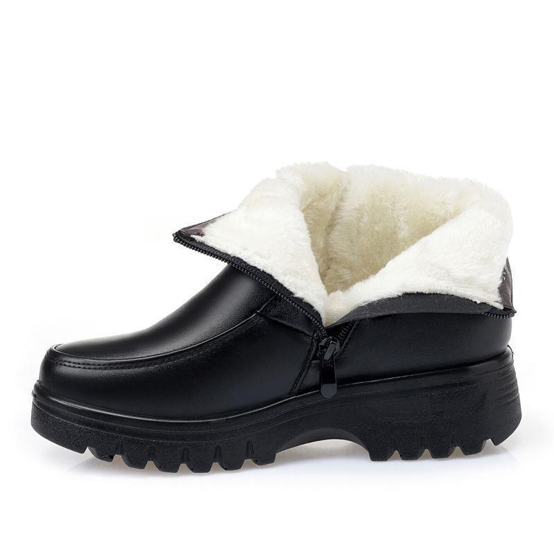 Winter shoes soft-soled elderly cotton shoes women's warm velvet leather shoes short boots women's flat-soled non-slip women's shoes