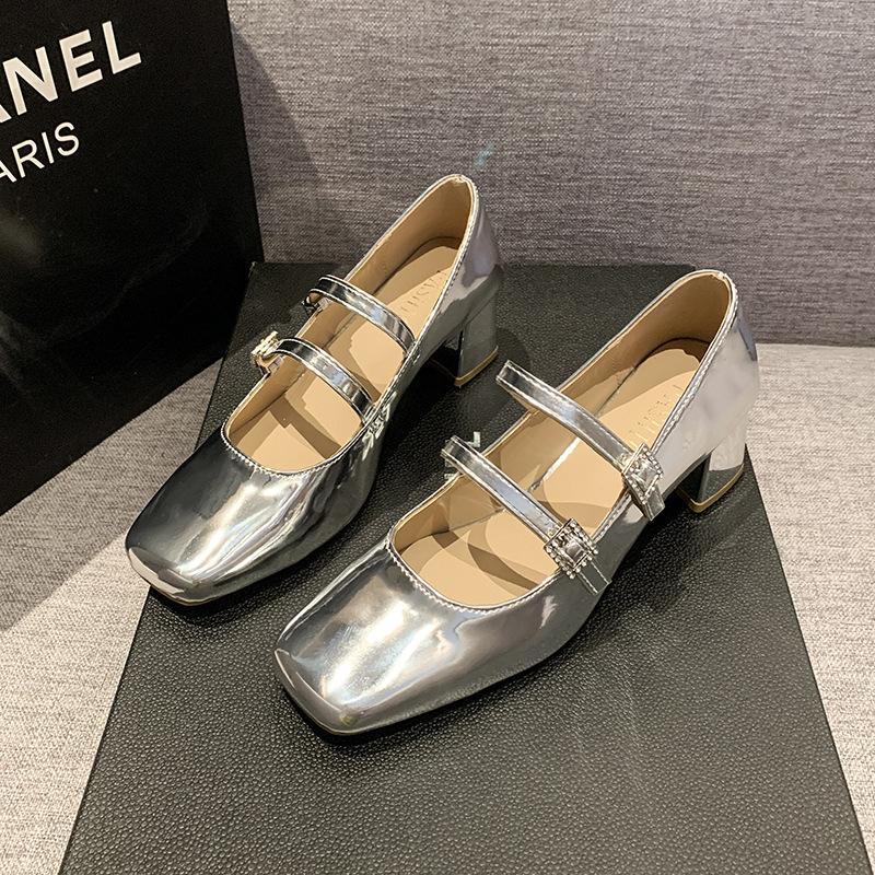 Jemné a jednoduché stříbrné francouzské boty Mary Jane na silném podpatku v malém voňavém stylu, dámské podzimní a zimní 2025 nové retro lehké jednoboty