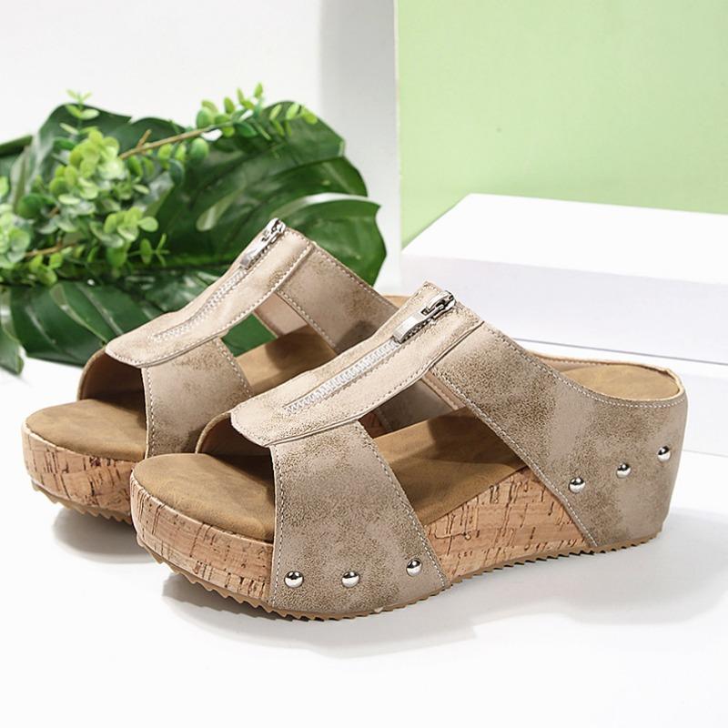 Summer new thick bottom slope heel fish mouth front zipper large size women's rivets open toe slippers women