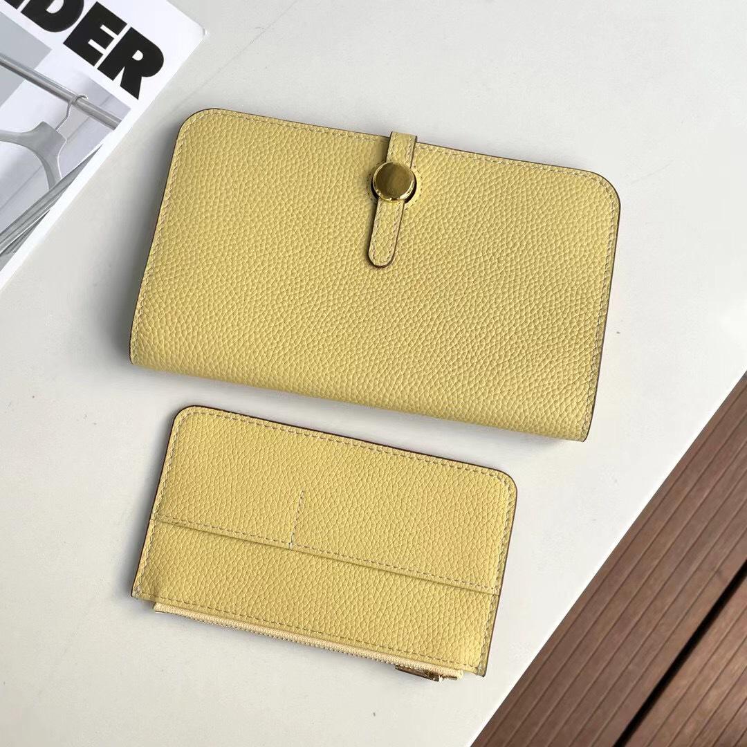 Genuine Leather Crossbody Phone Bag & Passport Holder Set - Large Capacity & Versatile 22x2.5x12 cm