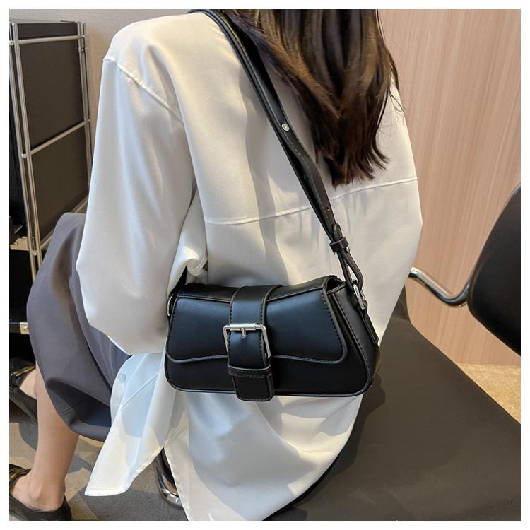 

Французька модна сумка під пахвами на одне плече Жіноча проста універсальна сумочка з ПУ Нові літні однотонні сумки через плече