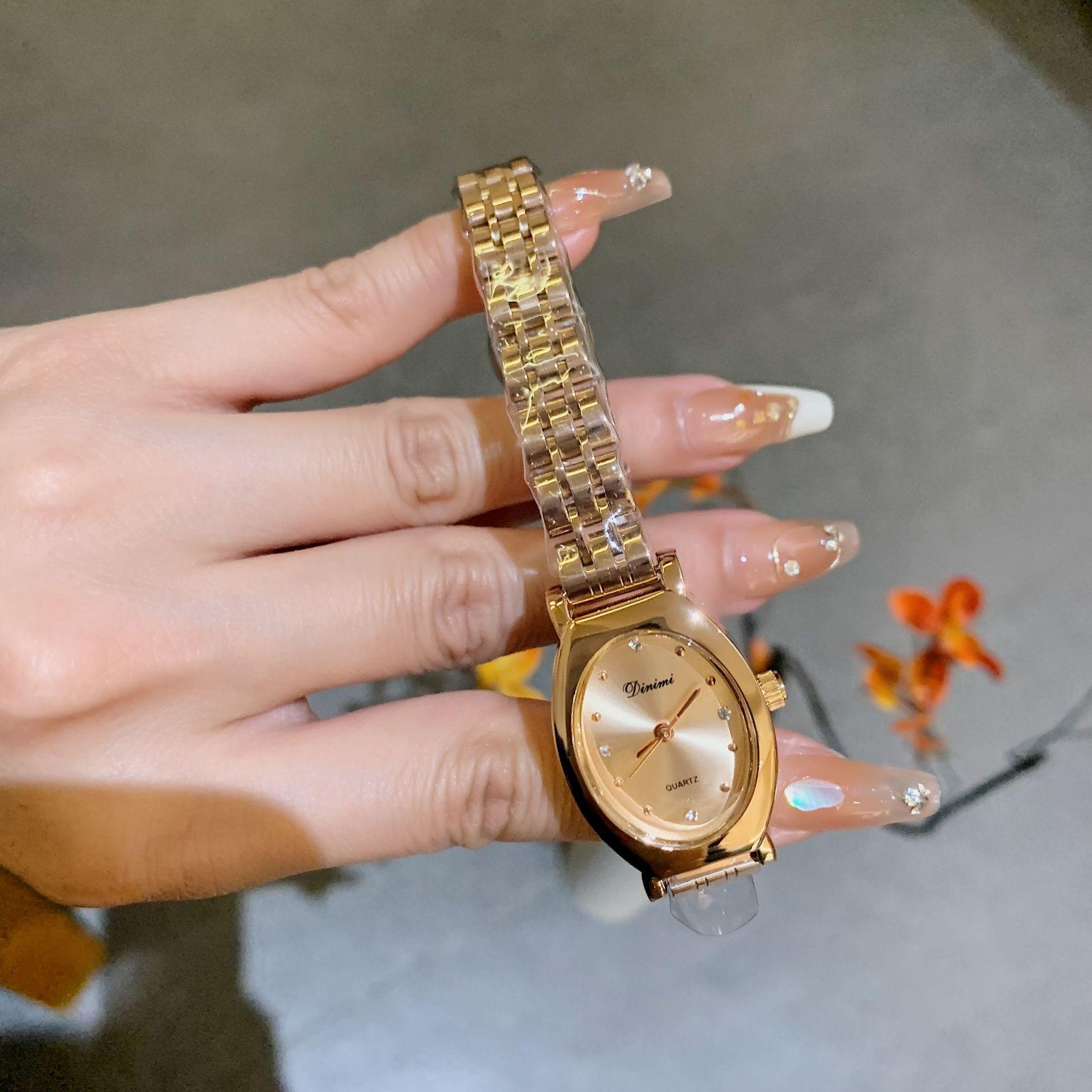 

Модные и роскошные летние новые маленькие круглые часы со стальным браслетом, повседневные простые компактные кварцевые часы для женщин