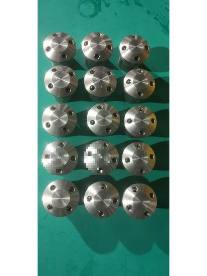 

Non-Standard Stainless Steel Refrigeration Distribution Splitter Head 2-hole 9.52*6.2