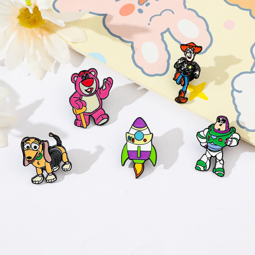 5 Pcs Disney Toy Story Outfit Creative Cartoon Brooch Fashion Wooden Enamel Pin Metal Badge Jewelry Backpack Clothing Accessories Gift for Friends