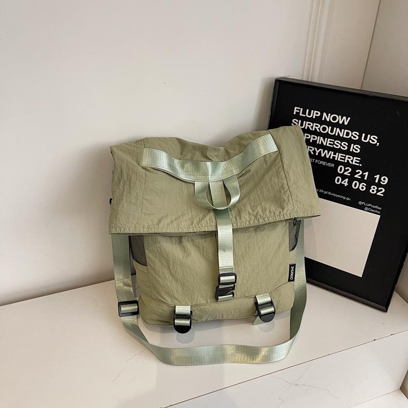 

Simple texture trendy fashion casual foreign style shoulder bag backpack 2025 summer new women go out portable зелений