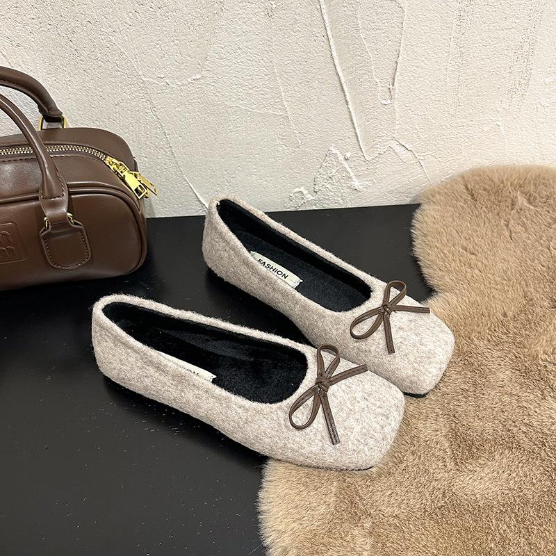 

Xiaoxiangfeng square head suede soft-soled cotton single shoes women s 2025 spring and autumn new shallow bow flat Mary Jane shoes 40