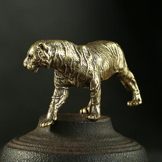 Solid Ornament Fine Workmanship Home Decoration Portable Chinese Zodiac Brass Tiger Ornament for Home