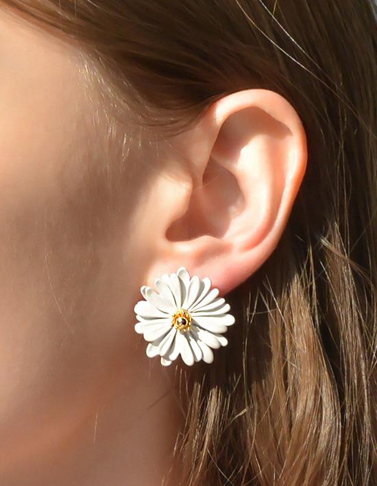 Dana Burton Daisy Flower Stud Earrings