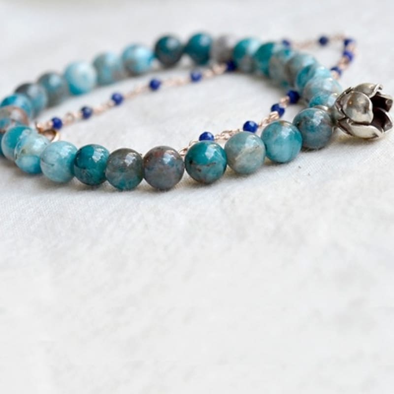 

martha in the garret tulipiere.apatite silver