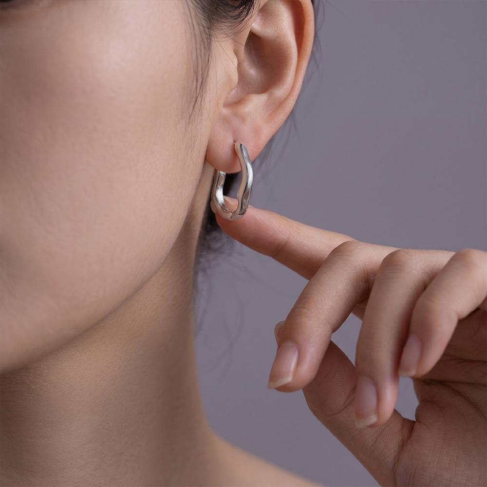 Luxury Gold Hoop Earrings for Women - Unique Design with Versatile Style