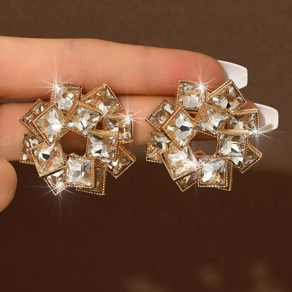 Popular Diamond-Studded Flower Stud Earrings Women'S Light Luxury Court Style Exquisite Earrings Niche High-End Exaggerated Earrings