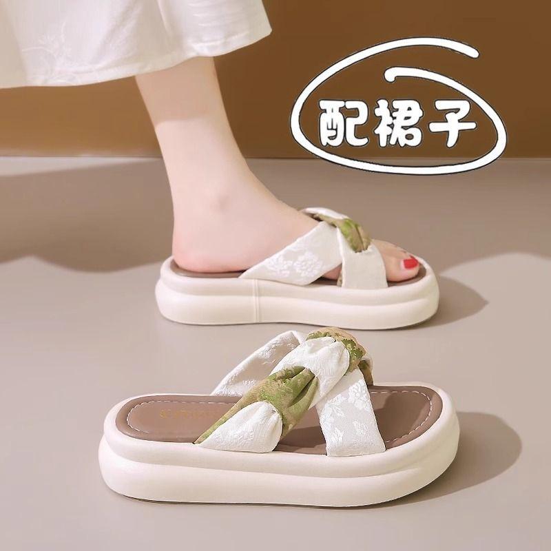 Beach slippers women's shoes new summer wear exquisite high-end cool slippers with skirts