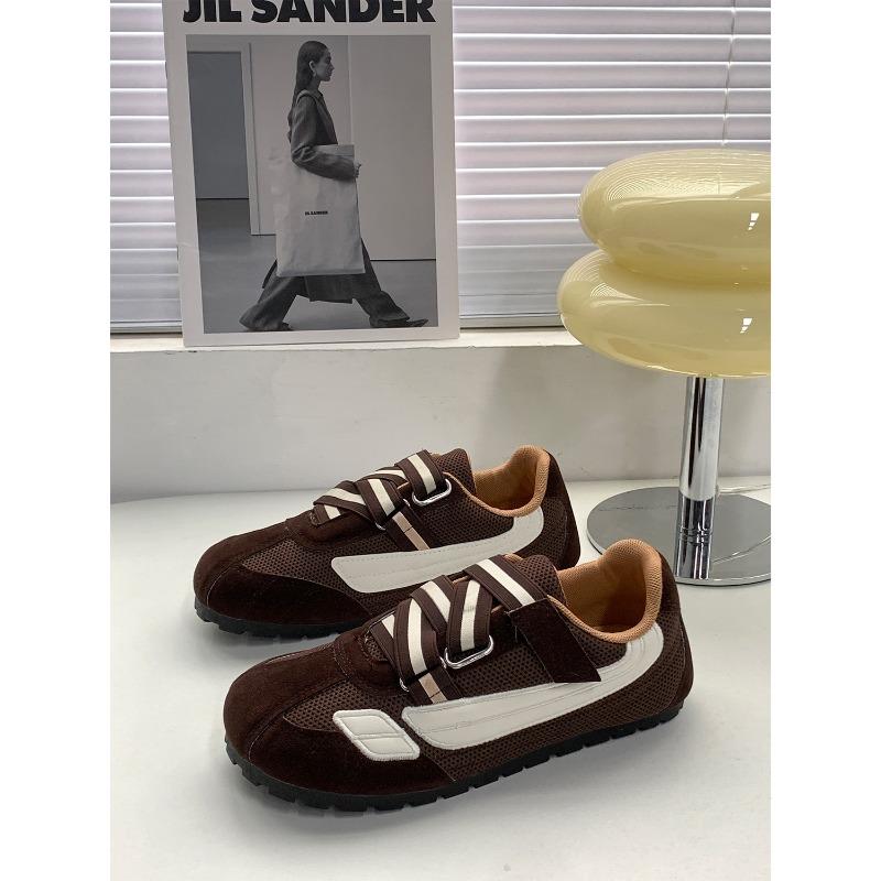 Autumn new flat-bottomed casual sports shoes versatile retro women's shoes 3126